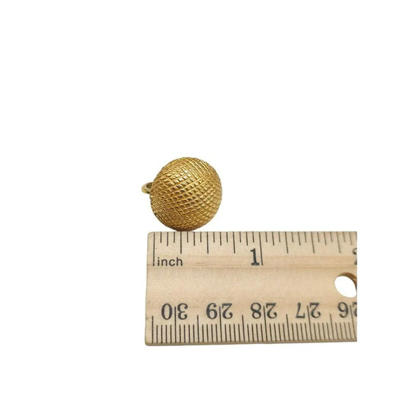 Trifari Textured Dome Earrings Clip on Closure Gold Tone Vintage - Picture 5 of 6